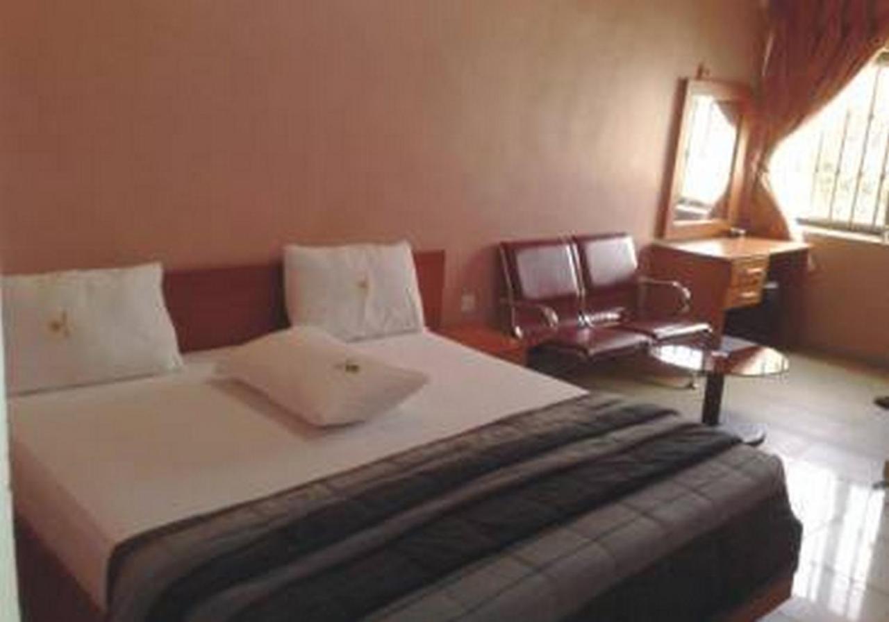 Room In Lodge - Londa Hotel And Suites Port Harcourt Dış mekan fotoğraf